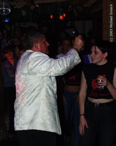 a_20031011_00075.jpg 22.1K